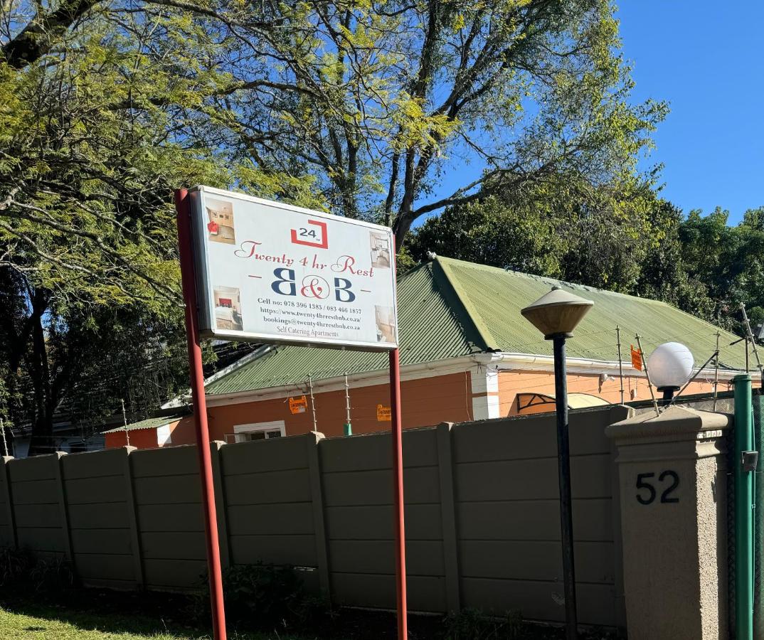 Twenty 4 Hr Self-Catering Accomodation - B&B