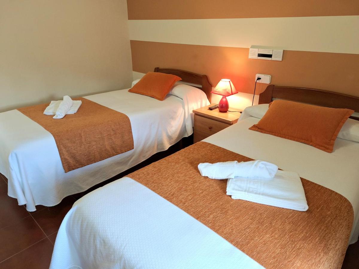 Twin Room with Private External Bathroom