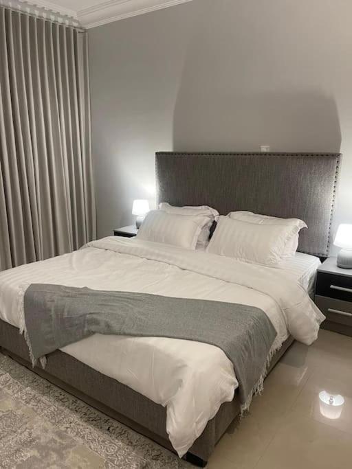 شقة فاخرة بحي العقيق بمدخل خاص - B&B