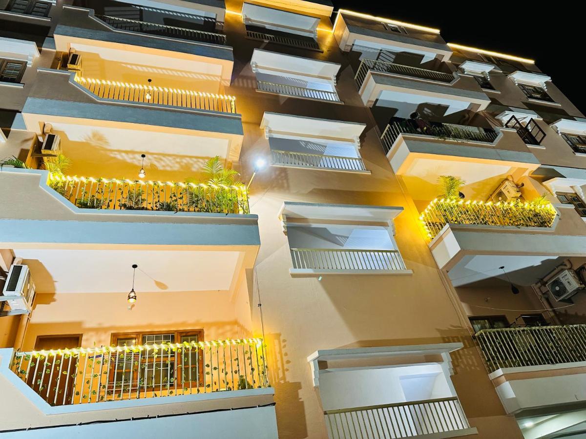 ZoomStay - 3BHK Apartments - Bed and Breakfast Benares
