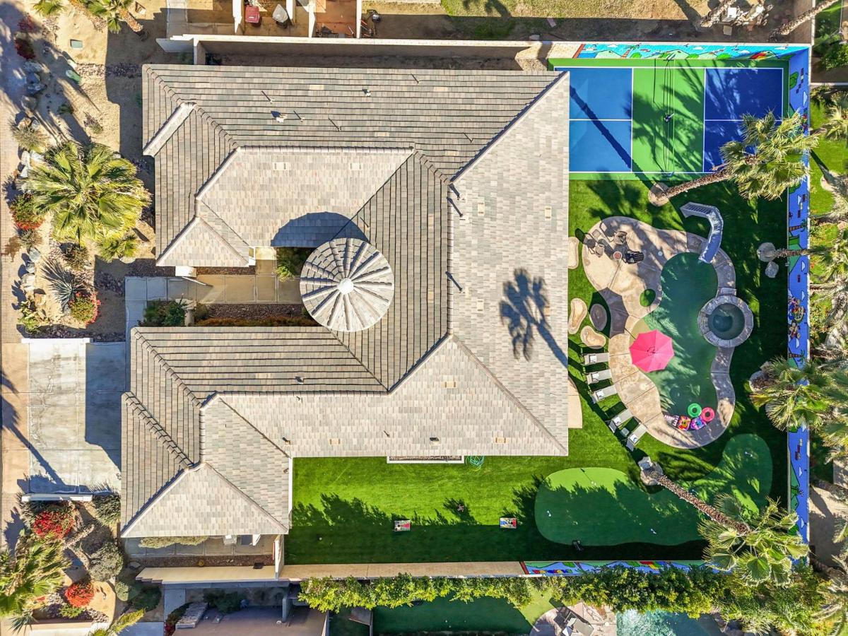 Super Mario Hideout: Desert Dream with Game Room & Pool Slide - B&B