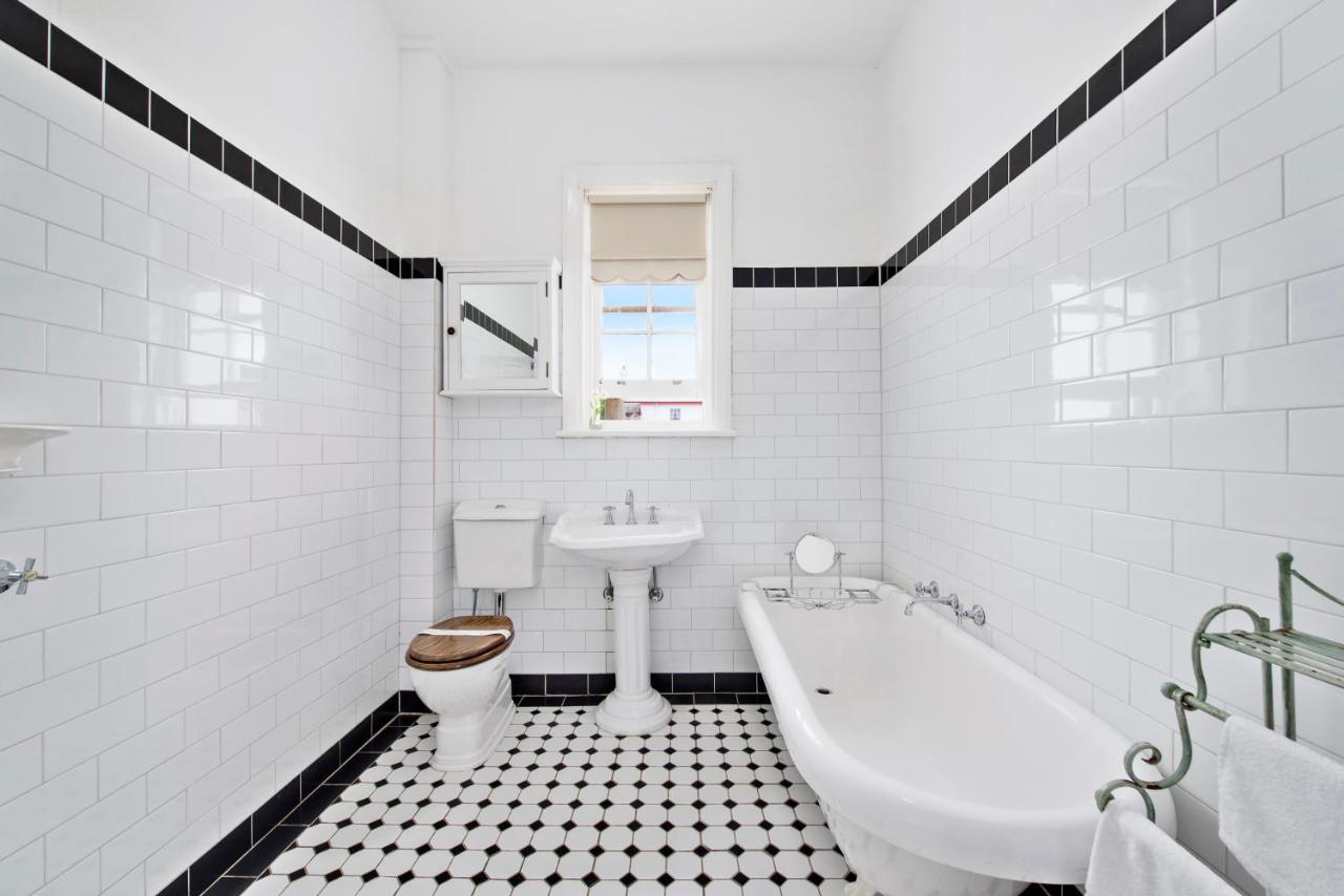 Two-Bedroom Suite - Lightkeeper's B&B Suite