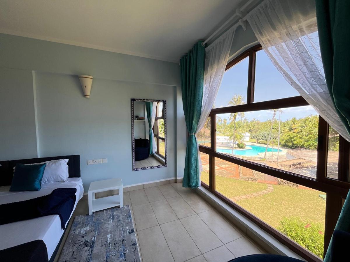 Amani's Nook -Indulgent Beach Escape - B&B Diani Beach