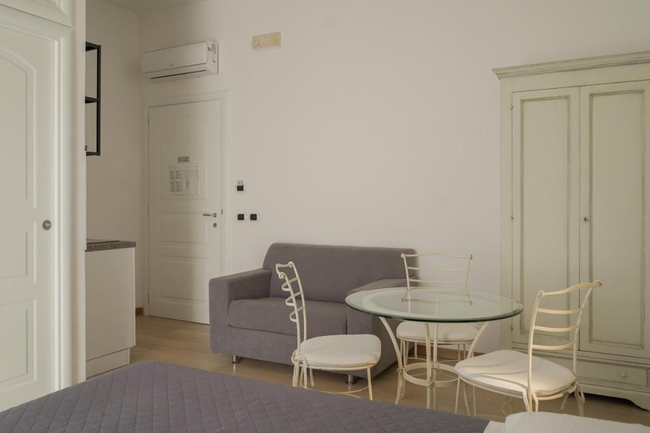 Doppelzimmer mit Balkon