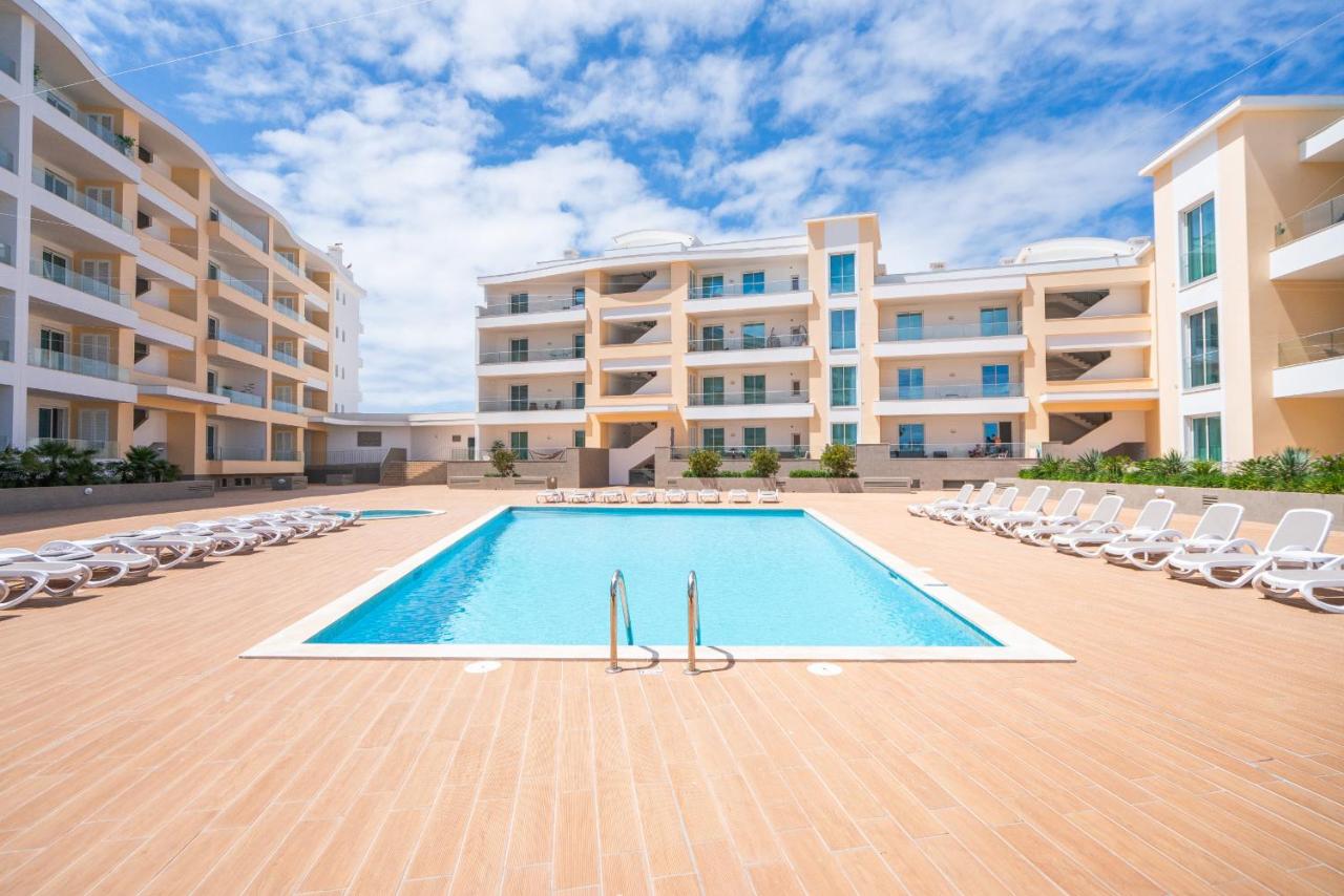 Lagos Marina View 4 With Pool by Homing - B&B