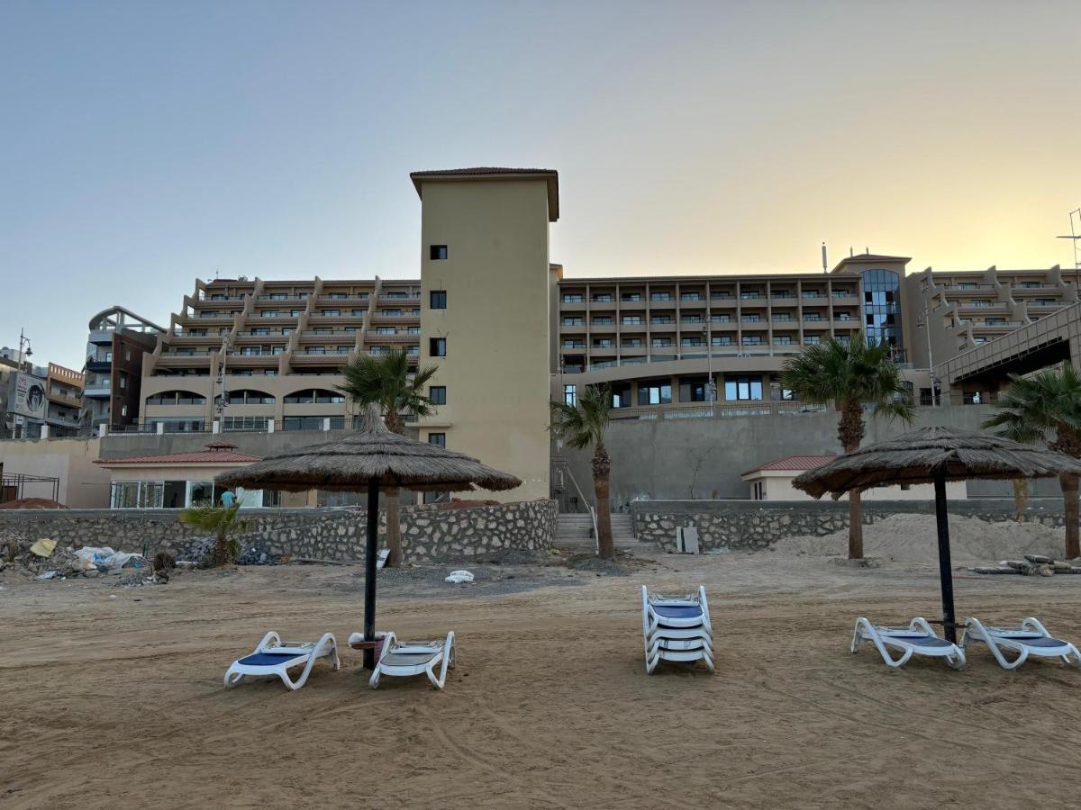Central Hurghada with Private Beach & Resort Pools - B&B Hurghada