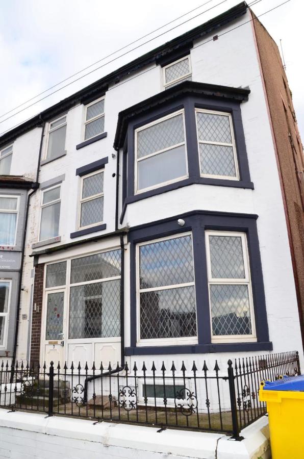 Blok 3 -Jacuzzi Suites, Apartment & Ensuite Rooms - B&B Blackpool