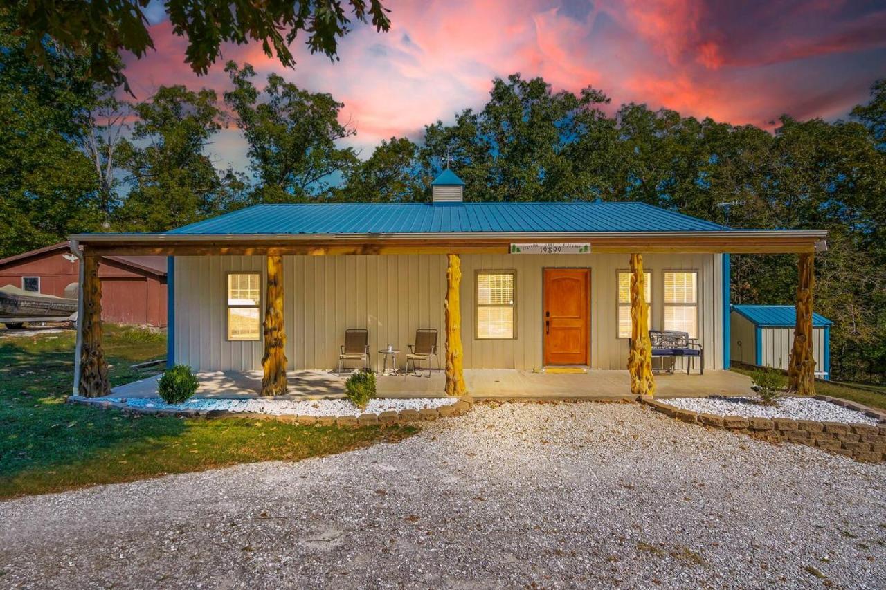 Stockton Lake Hideaway Less Than 12 Mile To Lake - B&B