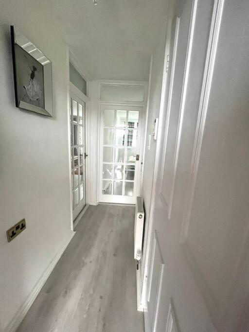 Cosy flat in Romford, 30 mins from London City - Bed and Breakfast