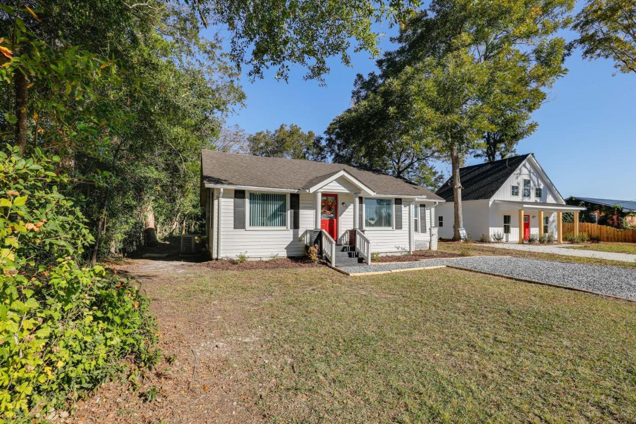 Small-Town Charm and Local Dining Home in Burgaw! - B&B