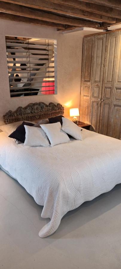 Heart of Saint-Germain-Des-Près - Charming & smart apartment - for 2 people - B&B
