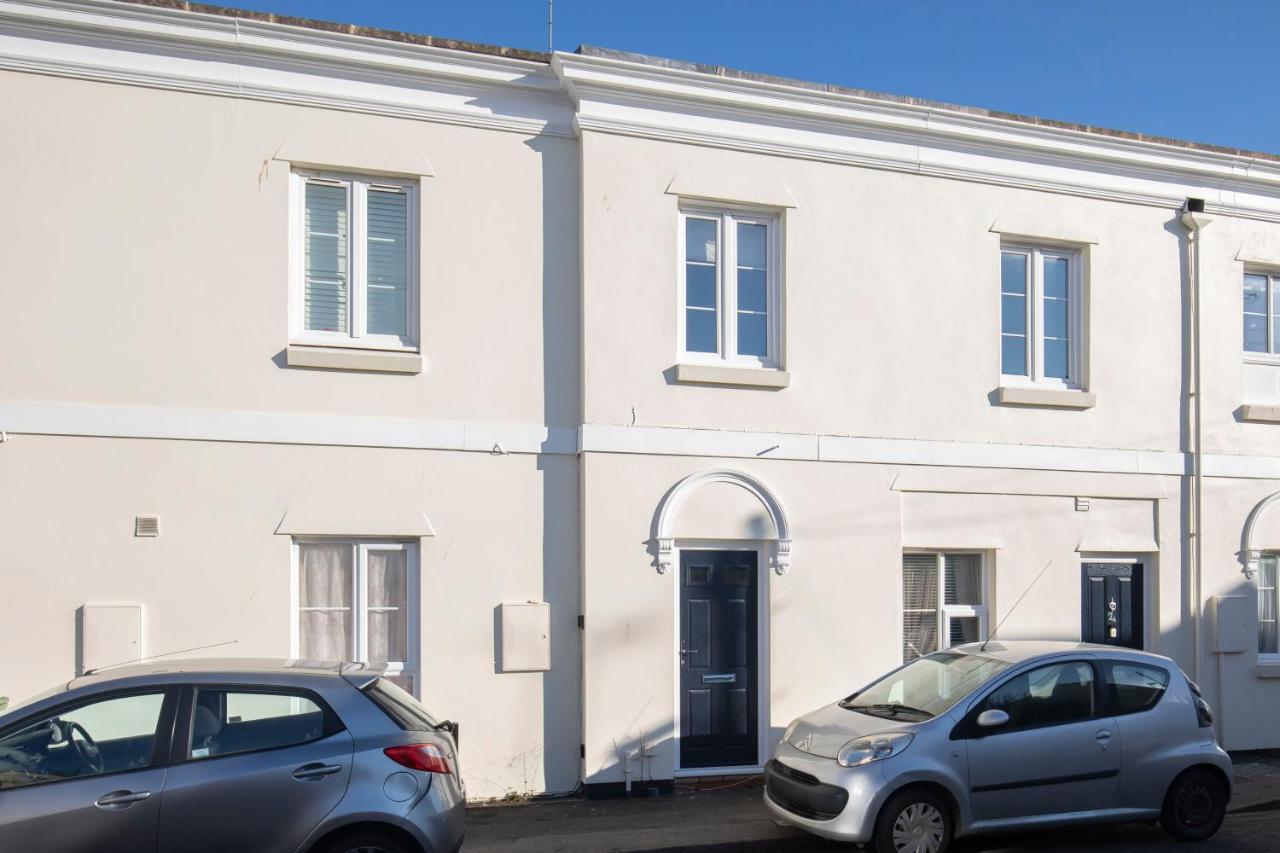 Cosy 2-Bed Apartment in Tivoli - Chambres d’hôtes