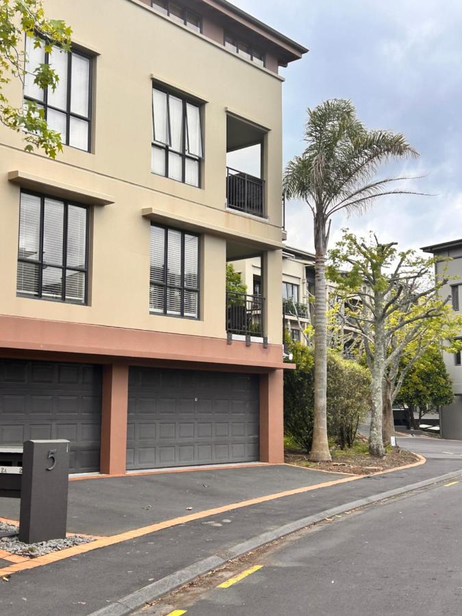 newmarket fully furnished 2 bedrooms - B&B Auckland