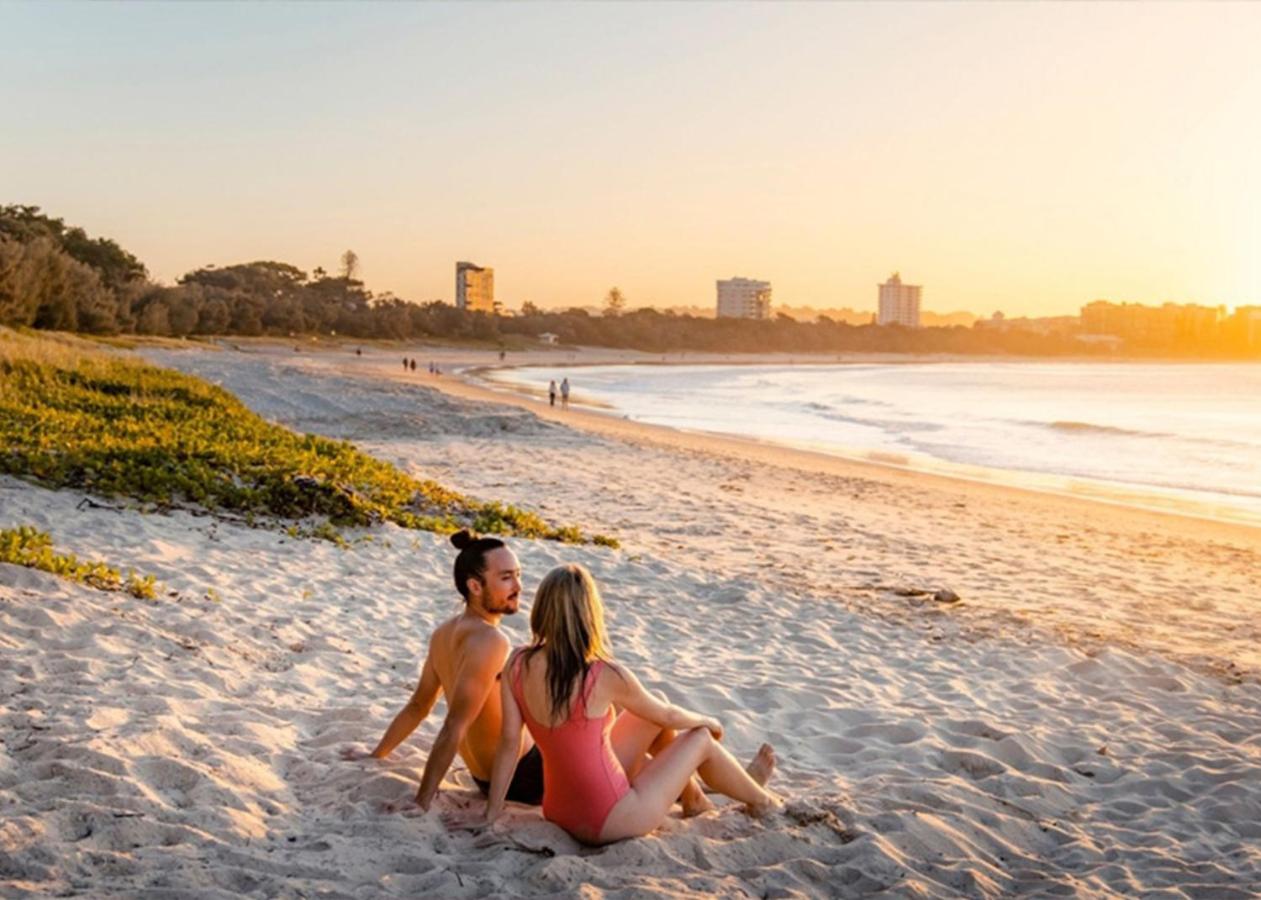 Big family holiday by the Buddina beach - B&B