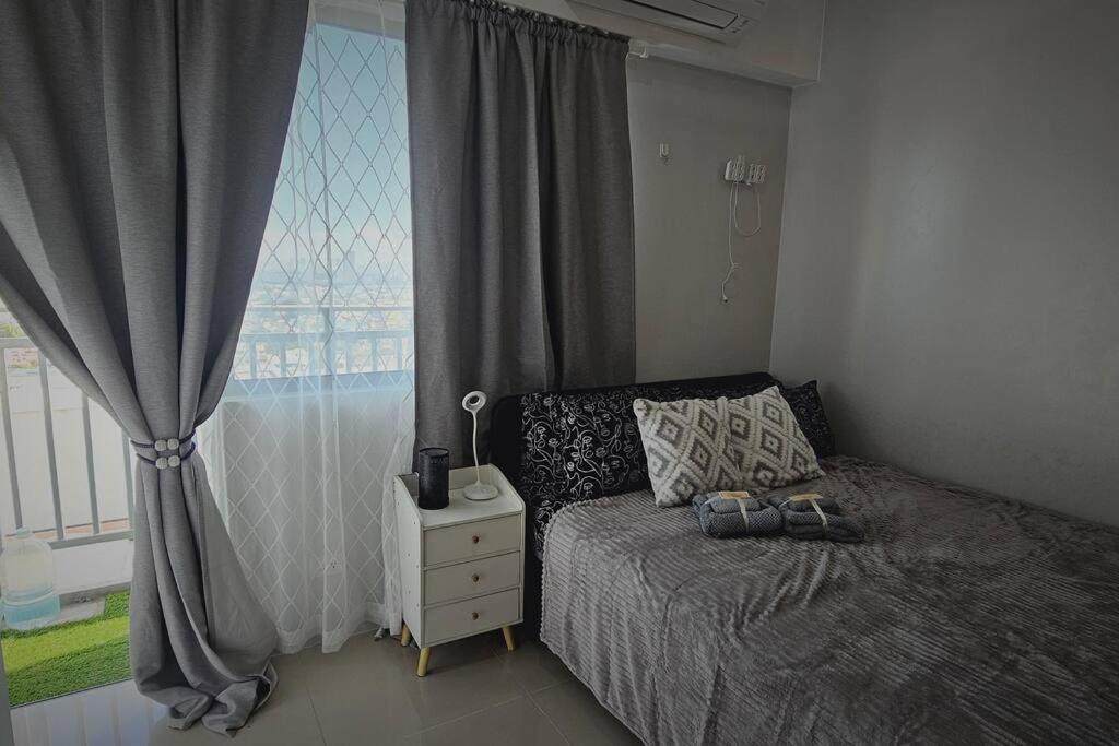 Tower 5-2722, K3 Staycation at Grass Residences - B&B Manila