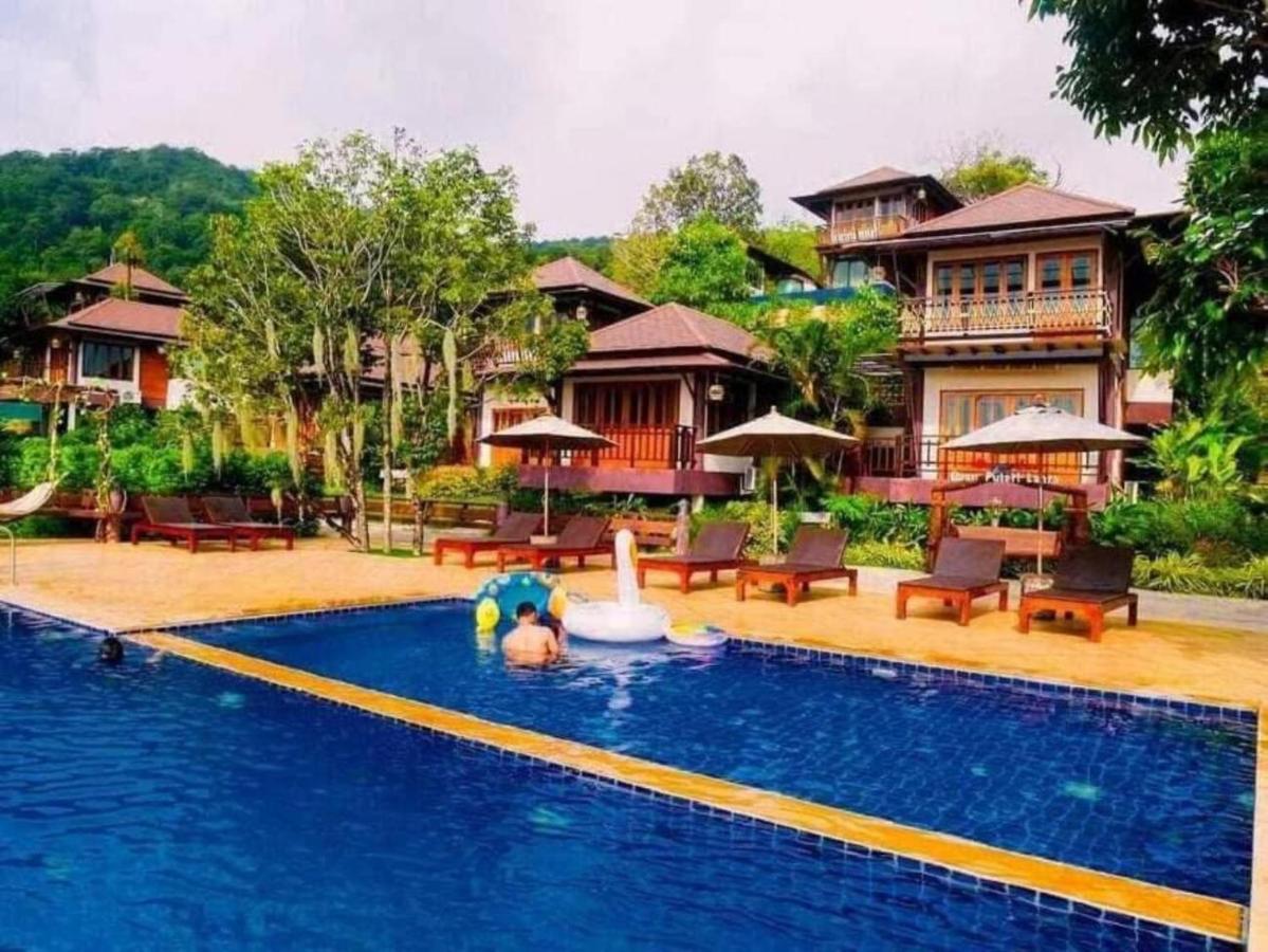 Puteri Lanta Family Villas - B&B