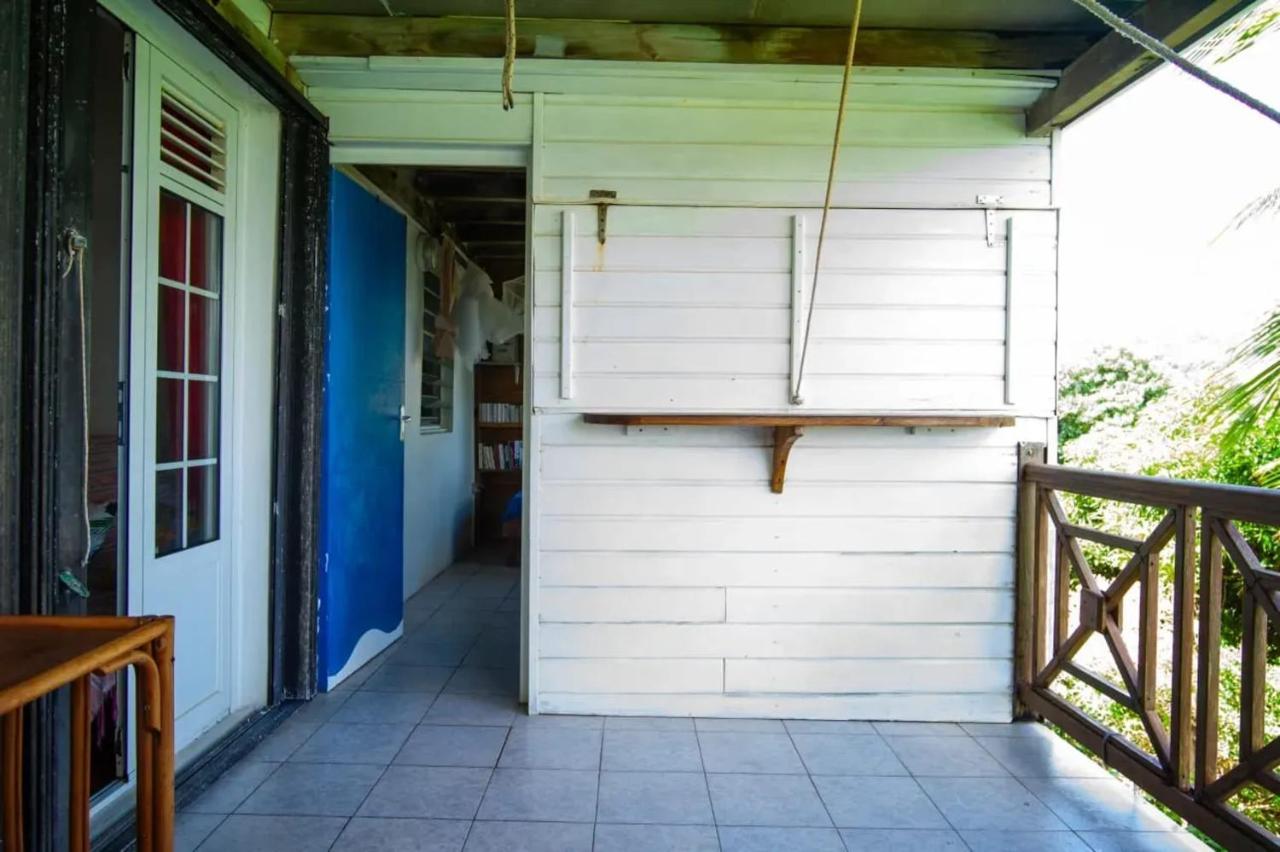 Maison confortable avec jardin au Robert, 40 m², climatisation - Bed and Breakfast Le Robert