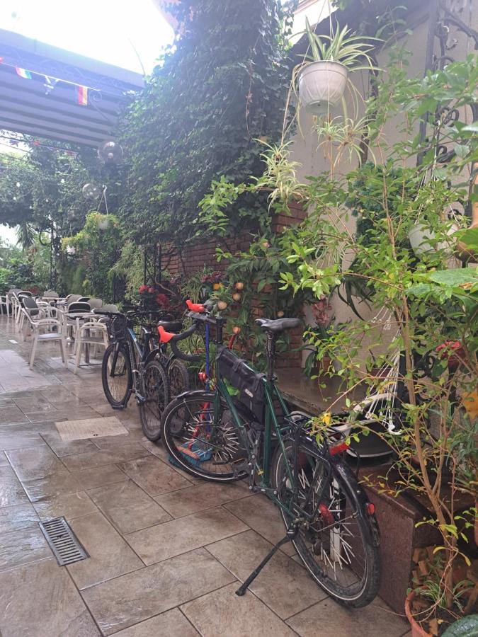 Morfeas Guest House - Bed and Breakfast Tirana