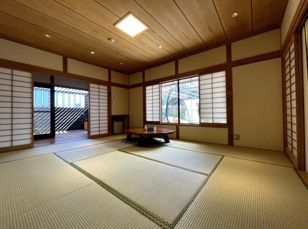 Japanese-Style Room