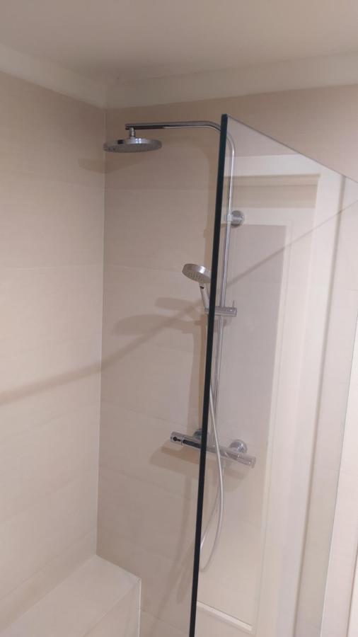 Modern Room in Prague 6 - Ferienwohnung Prag
