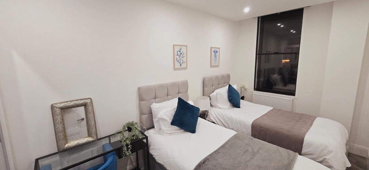 One-Bedroom Premier Apartment