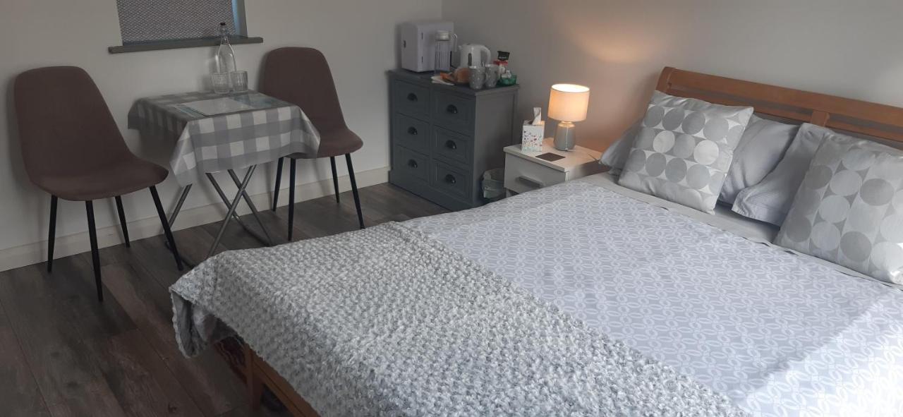 Room in Dee's house - B&B Ennistymon