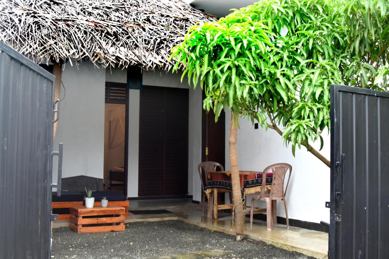 Chathu Villa - Bed and Breakfast