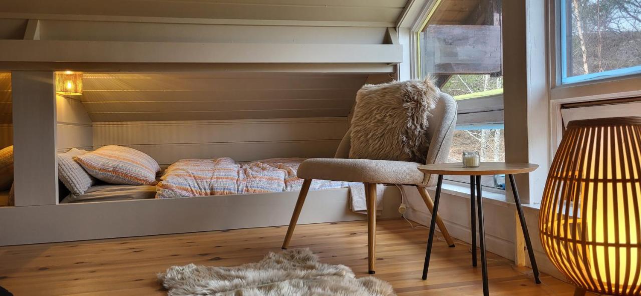 Cabin on an beautiful island with a sea view - B&B Vinsternes