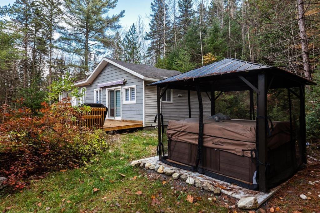 Chalet Montcalm in Chertsey - B&B