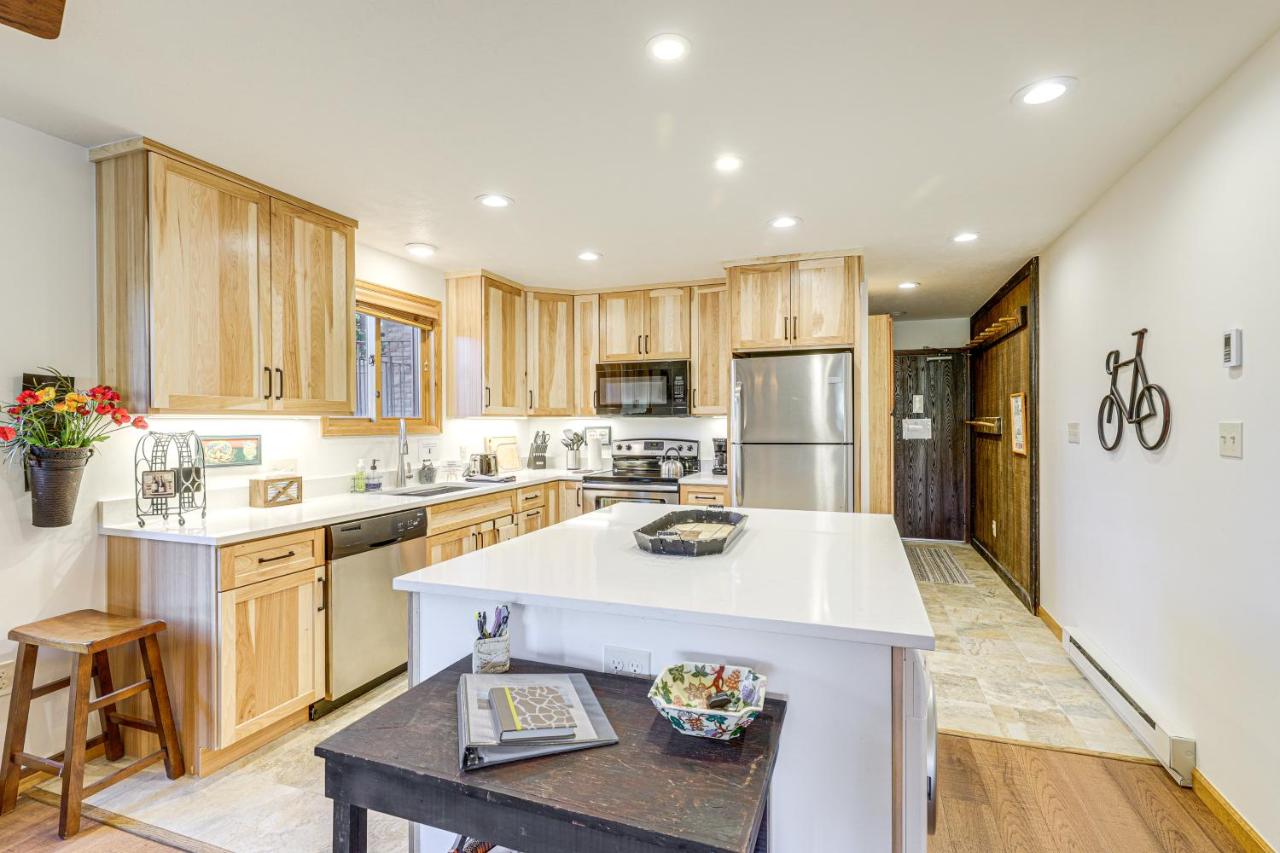 Walk to Ski Lifts Cozy Crested Butte Condo - B&B