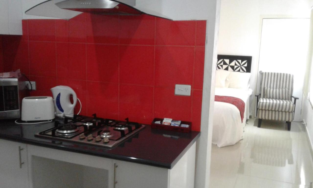 Seaview Hotel and Apartments - B&B