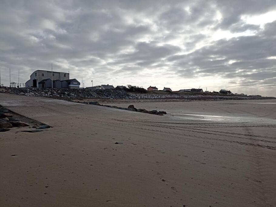 Petite maison sur terrain clos à 200 m de la plage - B&B Saint-Germain-sur-Ay