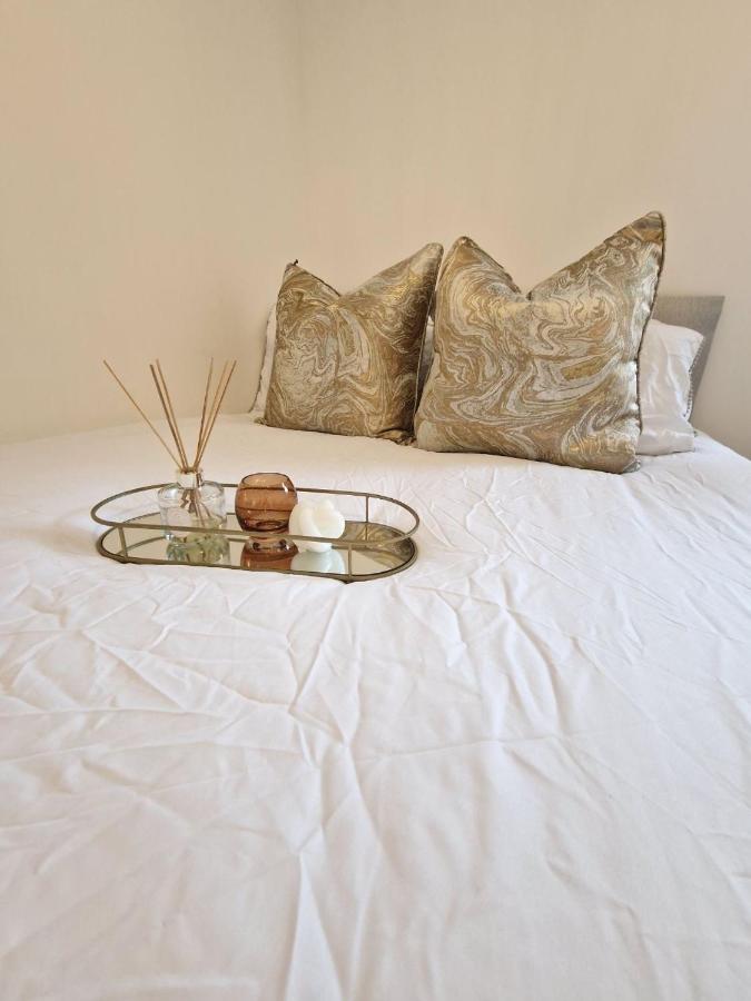 New Luxury Apartment near Wembley - Free Parking & WiFi - Chambres d’hôtes