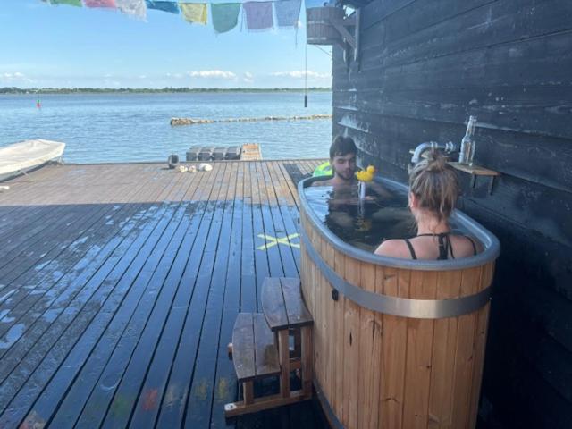 Houseboat uitzicht over veluwemeer, natuurlokatie, prachtige vergezichten - Ferienwohnung Biddinghuizen