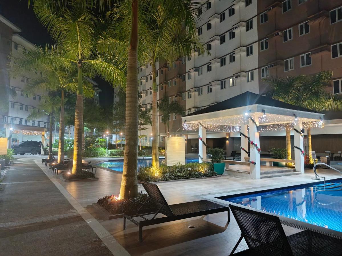 Happy Stays C - The Queen's Loft at SMDC Hope Residences - Ferienwohnung
