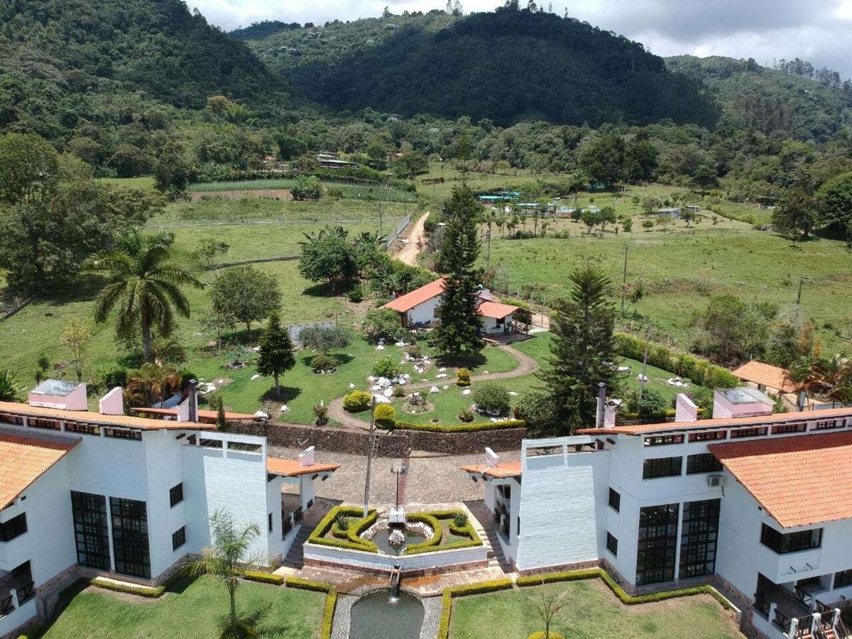 Hotel MACA lago calima - B&B