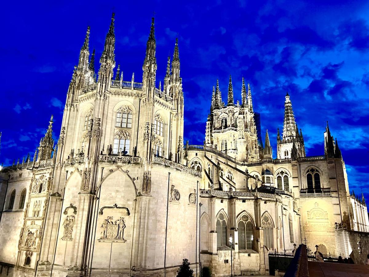 El Capricho de Claudia_ Apartamentos Burgos Catedral - Chambres d’hôtes