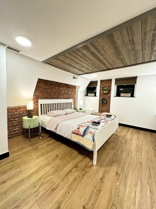Unique Charm Studio Lincoln Park - B&B