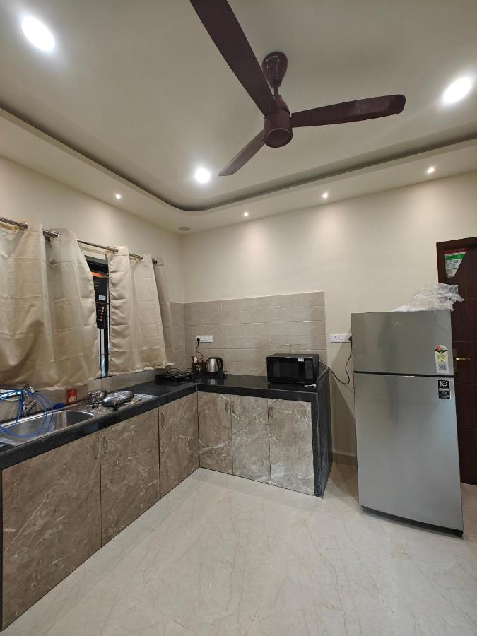 The Sharva 3 by Shiva stays with Open Air Bathtub, Close to Varca beach - B&B Varca