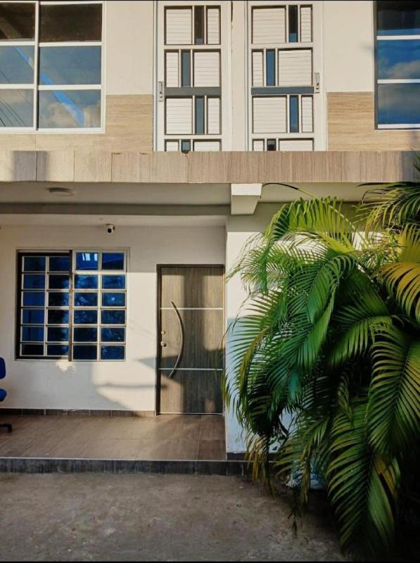 Apartamento con 3 habitaciones playa a 10 minutos - B&B