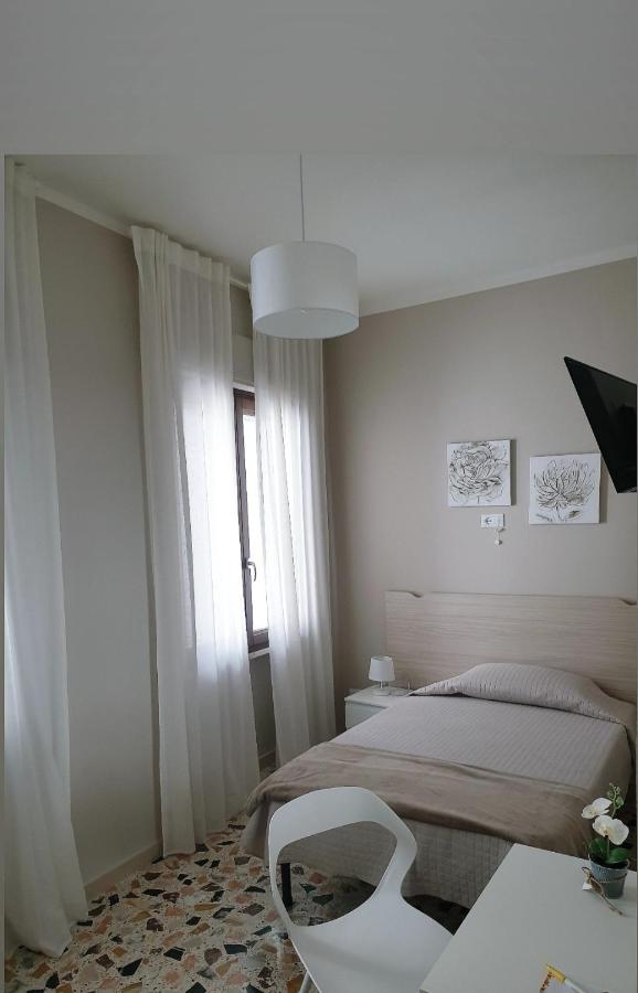 Tweepersoonskamer met een Eigen Externe Badkamer