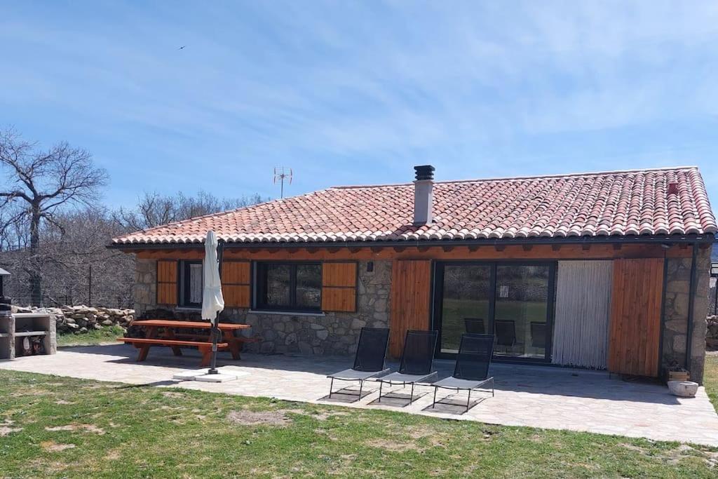 Casa rural La Casaca en plena sierra de Gredos - B&B Los Narros
