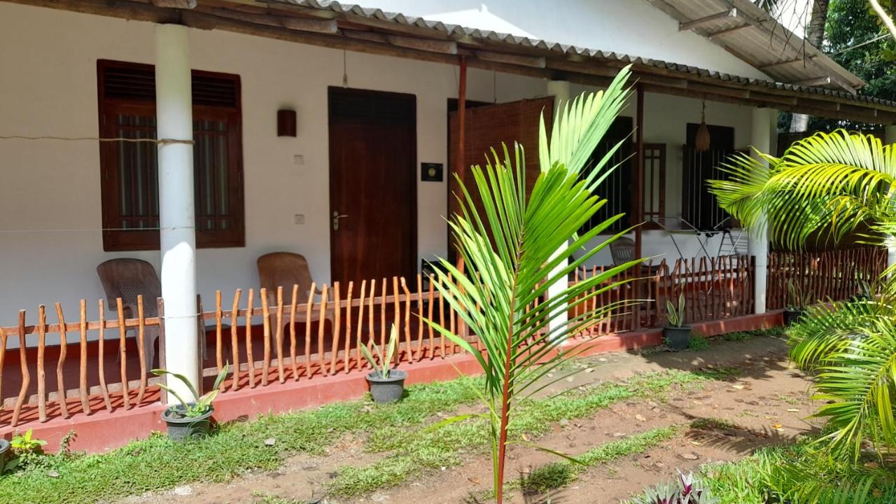 Ranmitha Villa Weligama - B&B