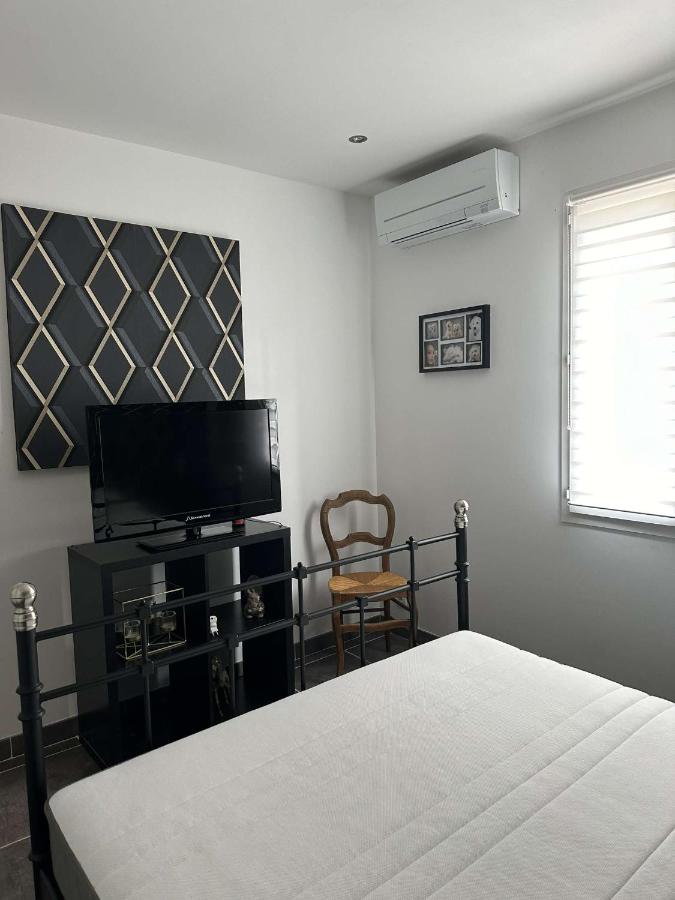 Camera Matrimoniale con Vista Piscina