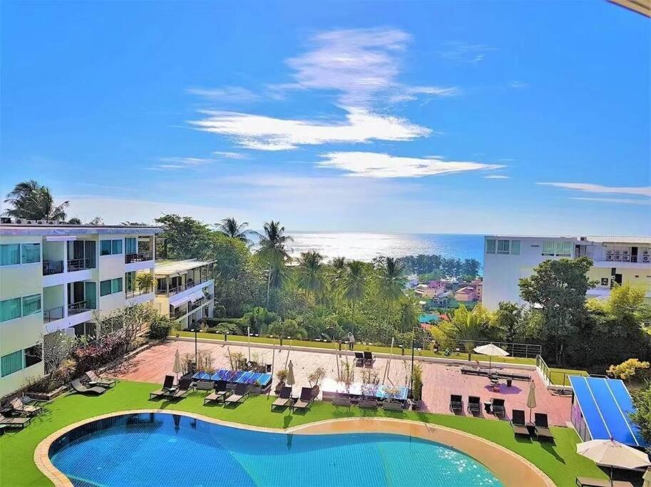Karon Beach Large 2 bedrooms & living room Seaview apartment - Chambres d’hôtes Karon Beach