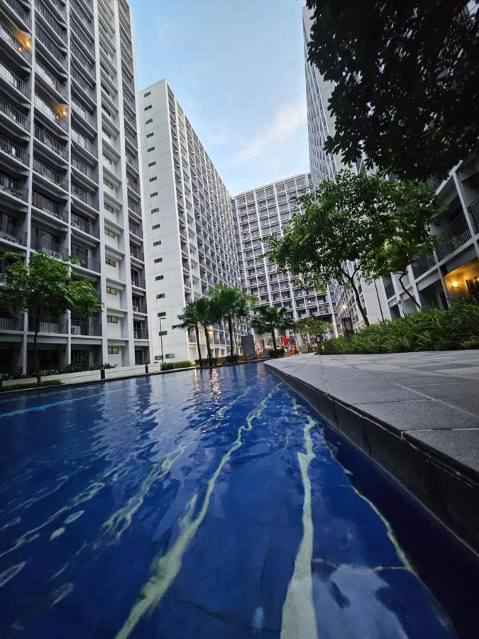Lourdes' Place, Shore 2-Tower 1, 2 Beds, Pasay near Mall of Asia - Chambres d'hôtes Manille