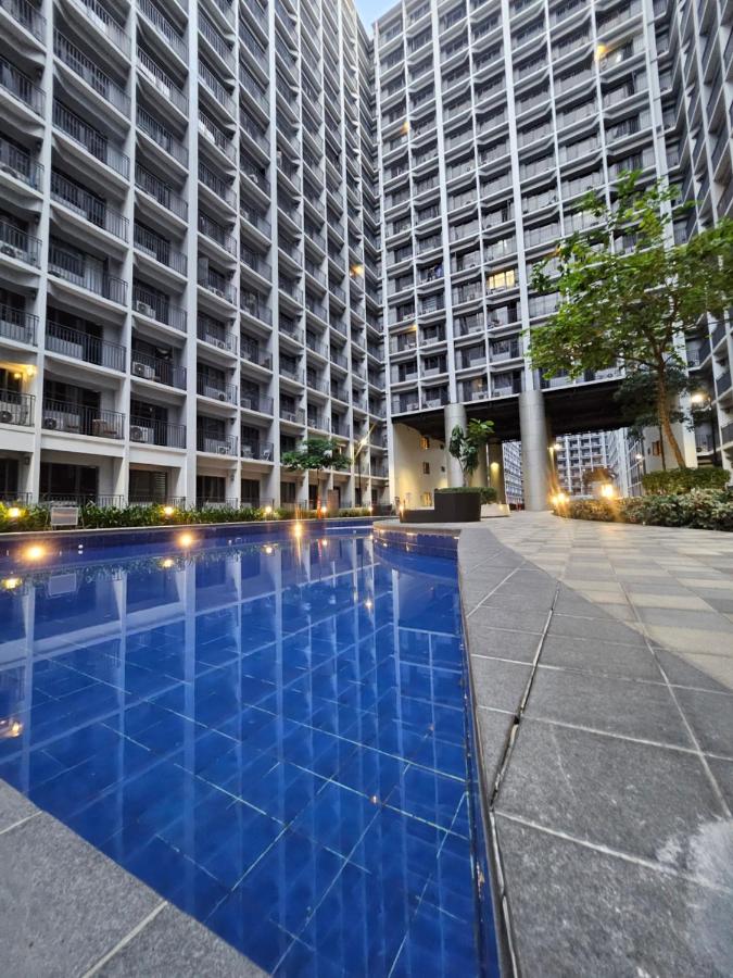 Lourdes' Place, Shore 2-Tower 1, 2 Beds, Pasay near Mall of Asia - Chambres d'hôtes Manille