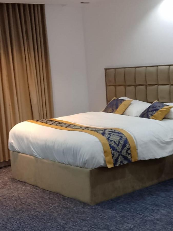 Camera Matrimoniale con Bagno Privato