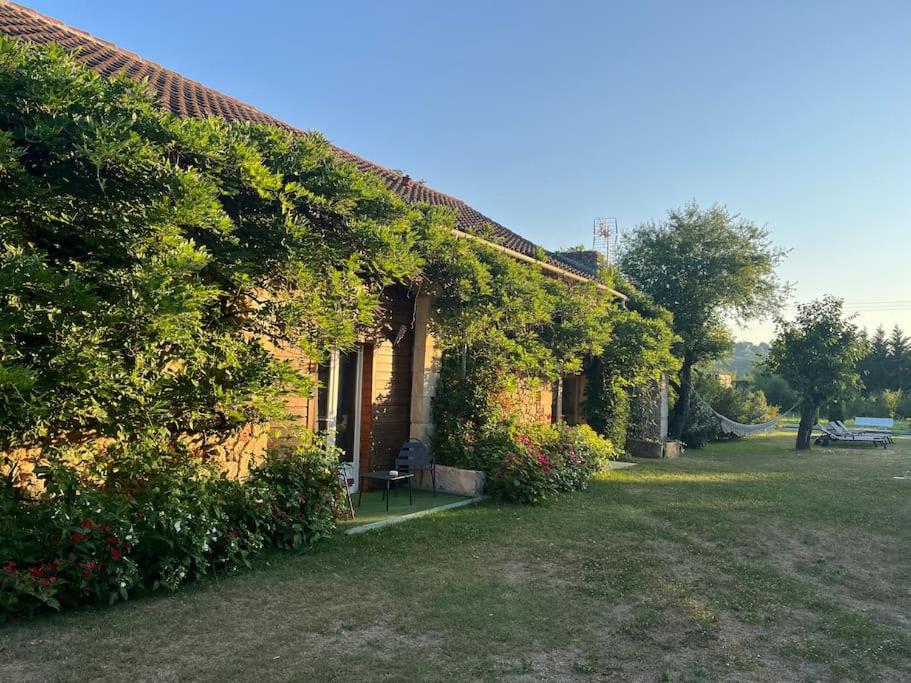 Grand Gîte avec Piscine - A LOT OF CHARME - B&B Puy-l'Évêque