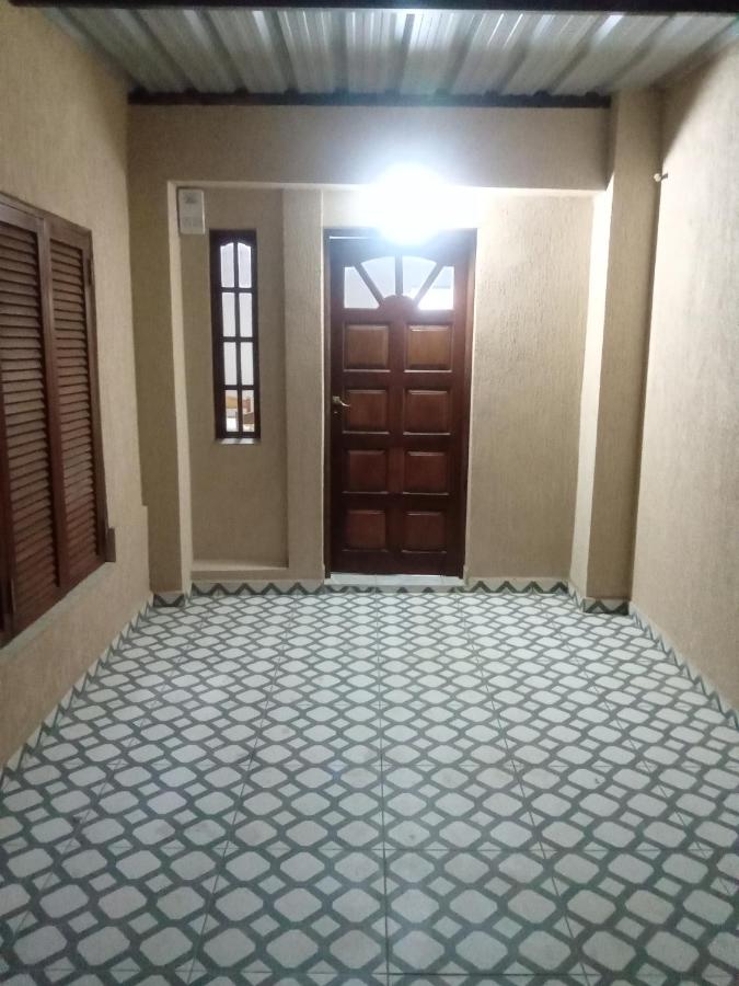 Dpto amueblado con cochera descubierta - B&B